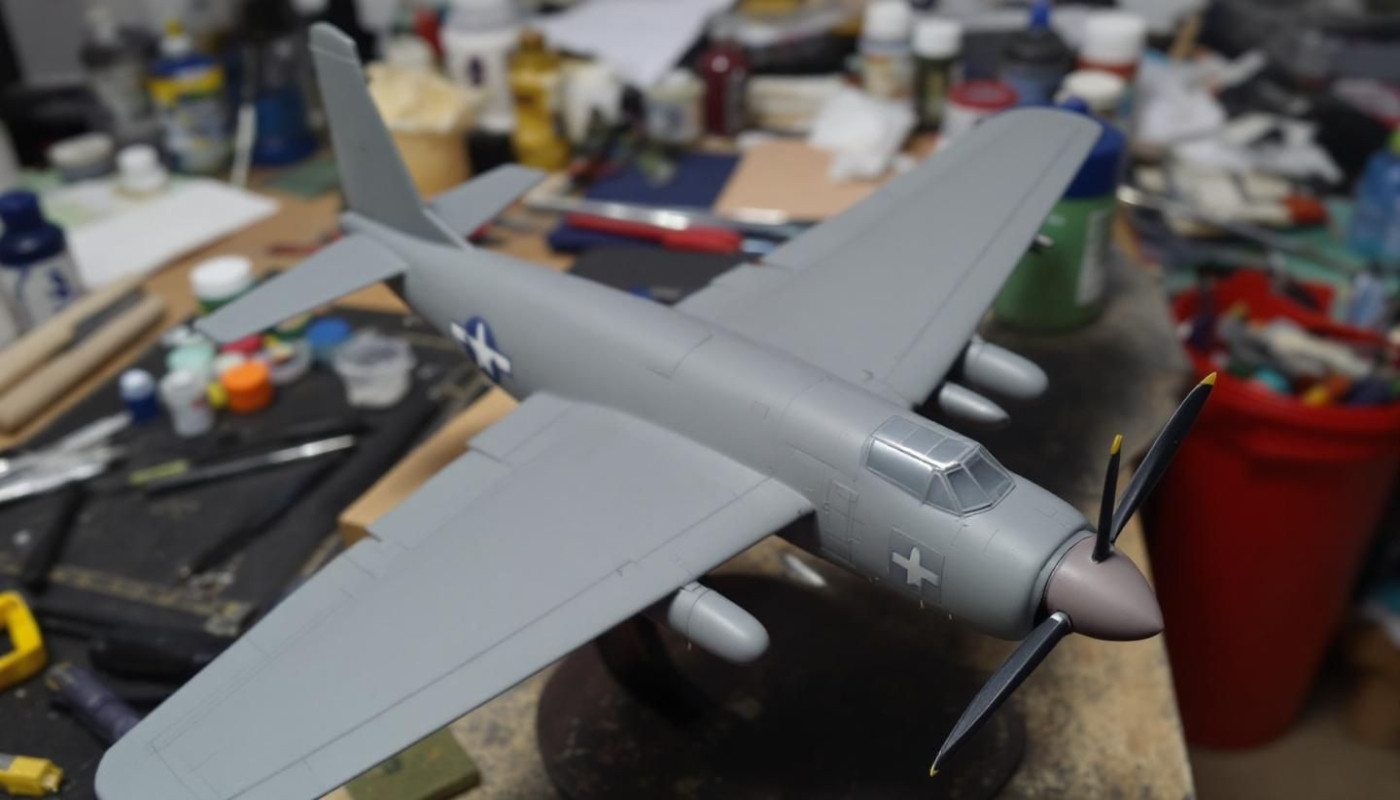 Exploration des groupes spécialisés en modélisme aéronautique militaire